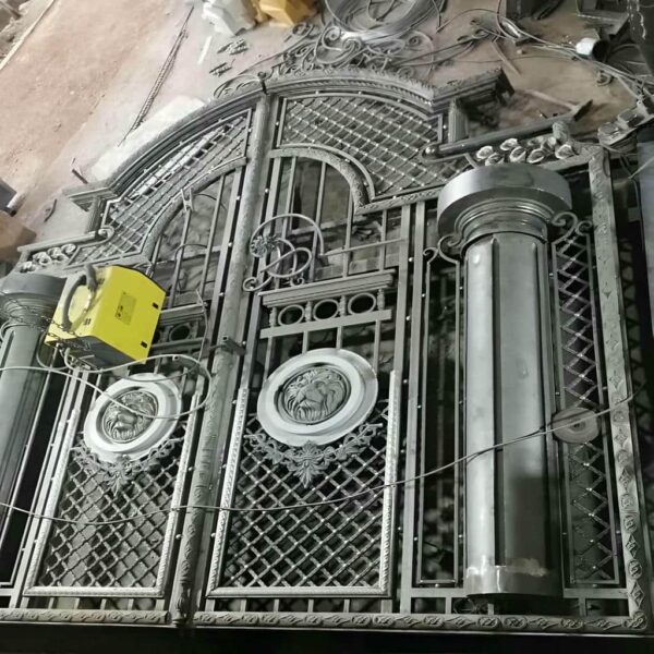 درب پارکینگ فلزی در ساری