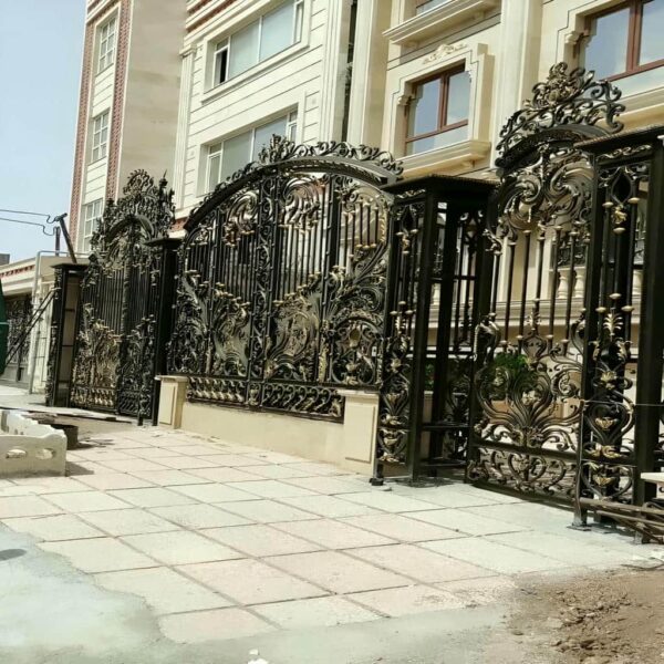 درب فلزی حیاط ویلایی در ساری