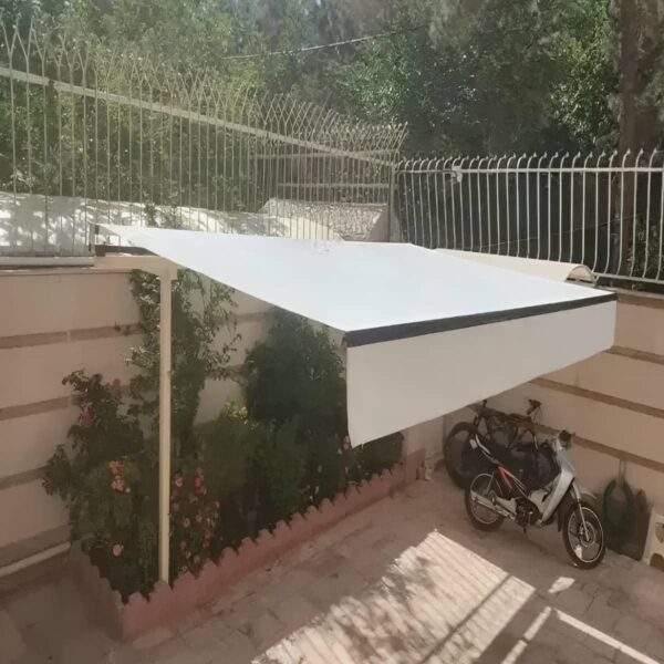 سایبان برقی جمع شونده حیاط ساری با سازه مقاوم فضای باز