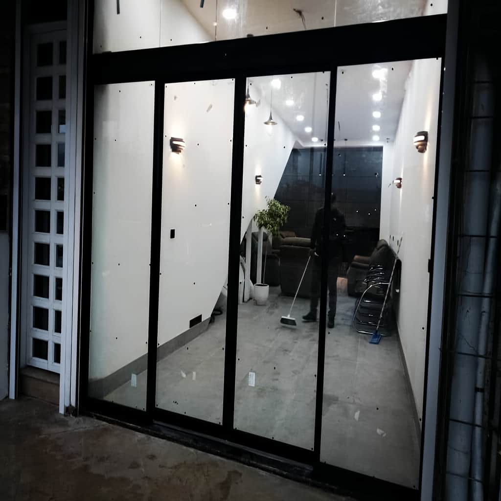 نصب درب شیشه ای تلسکوپی در ساری
