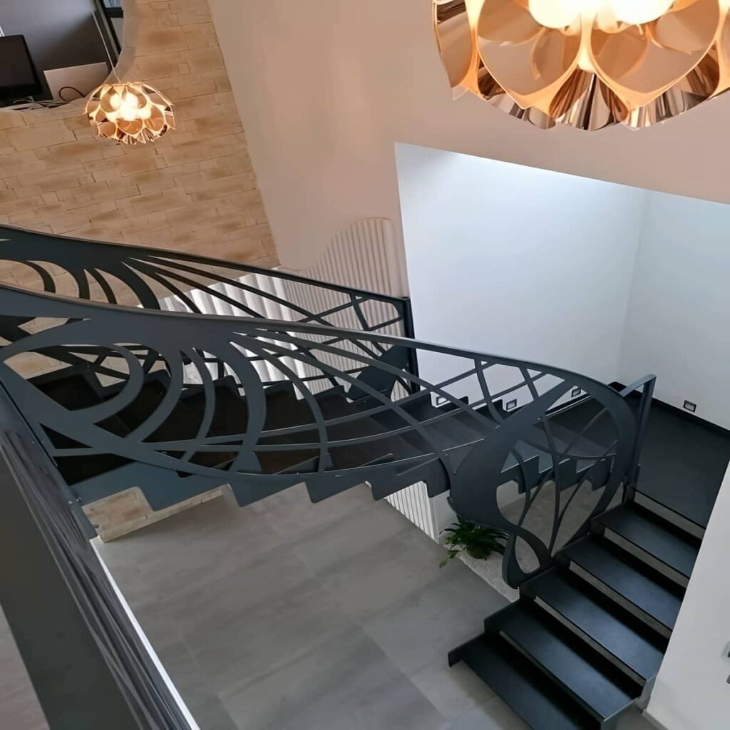 ساخت حفاظ سی ان سی برای درب حیاط در ساری