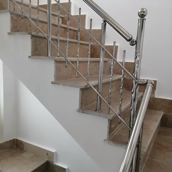 هندریل استیل دیواری مقاوم ساری با لوله براق