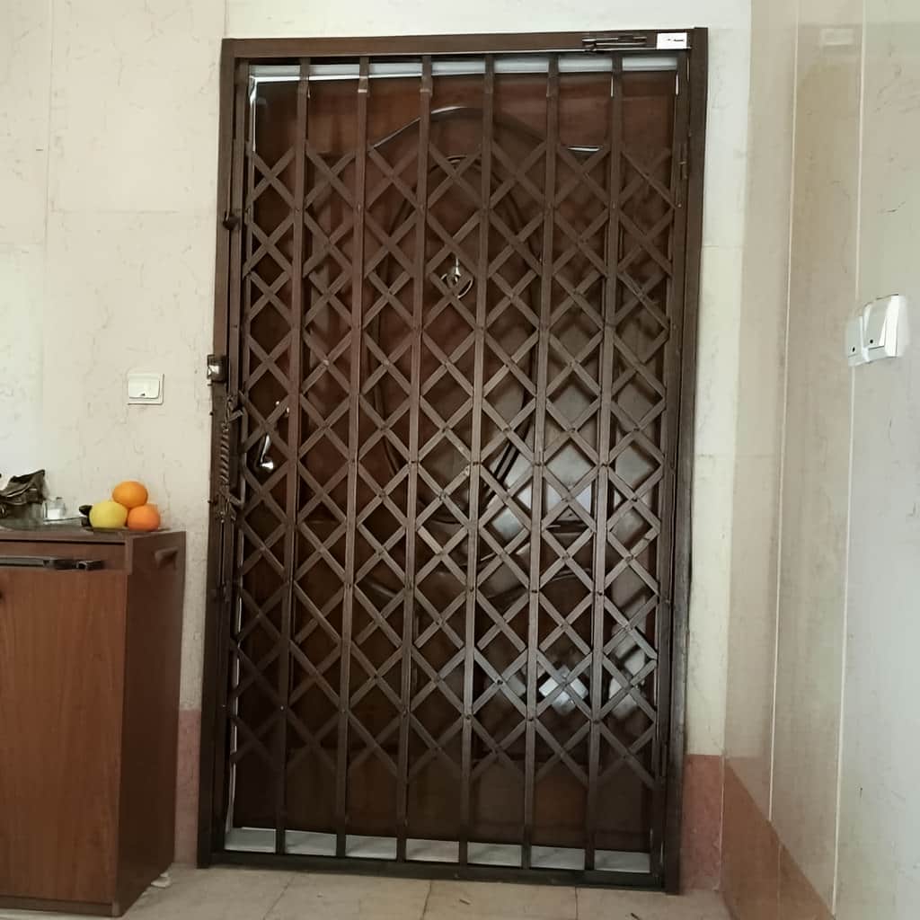 طرح حفاظ آکاردئونی پنج گل دوبل برای آپارتمان در ساری