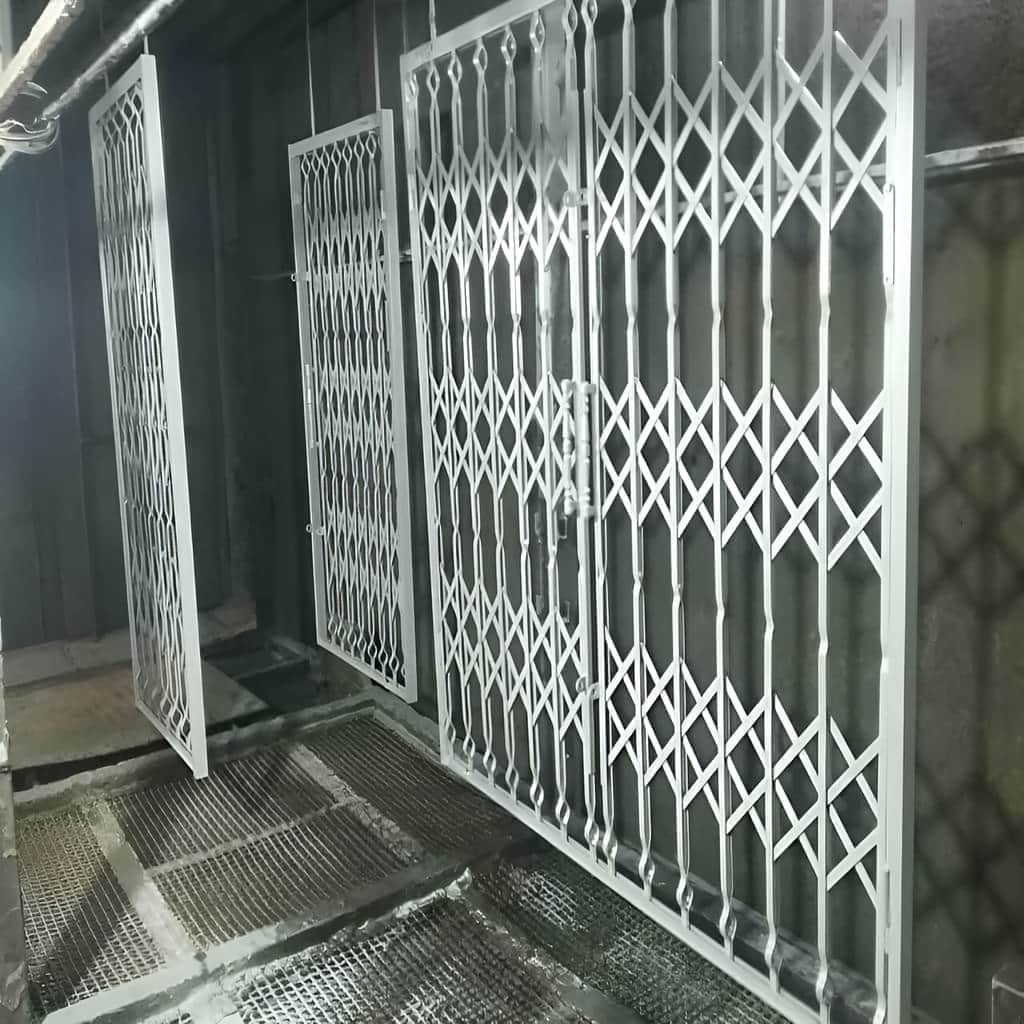 تولید حفاظ آکاردئونی سه گل تسمه برای ورودی منزل در ساری