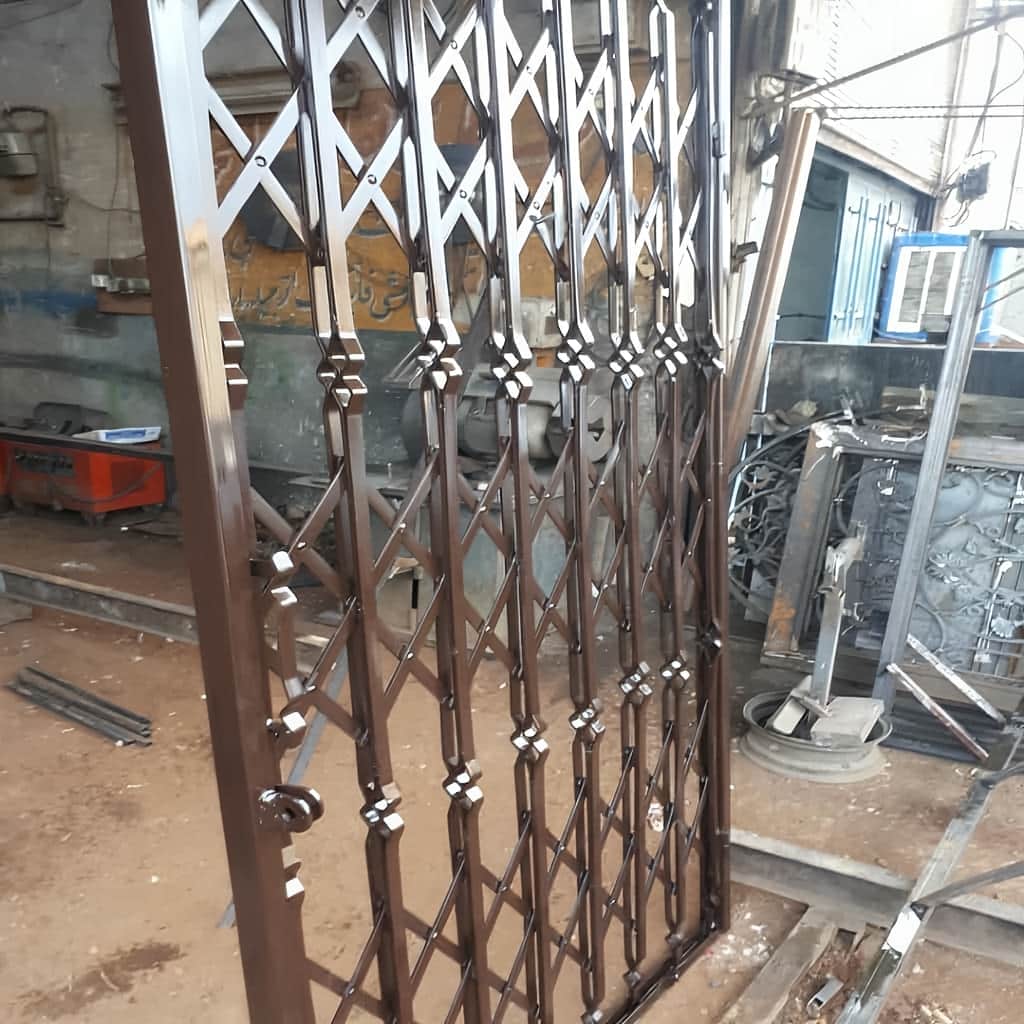 ساخت درب آکاردئونی سه گل تسمه با ابعاد سفارشی در ساری