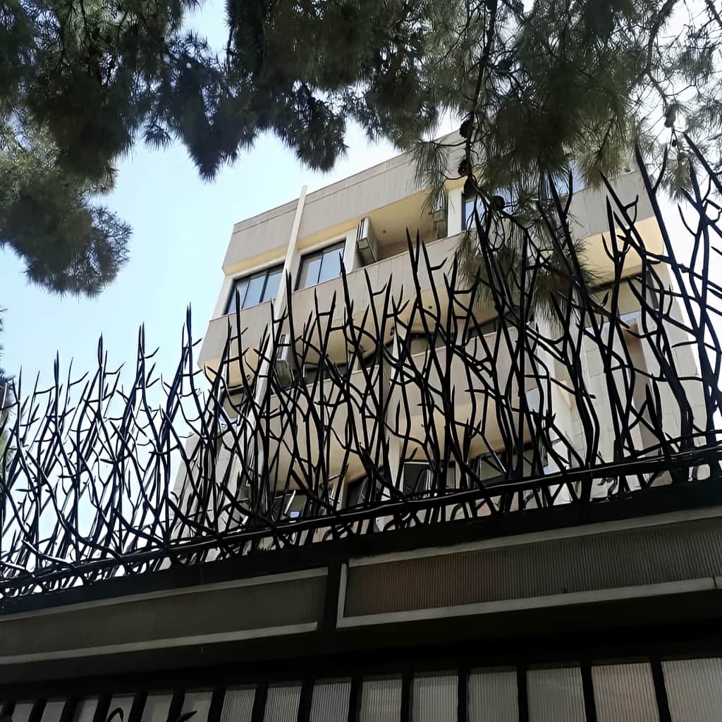 ساخت حفاظ بوته ای دیوار پرتراکم سفارشی در ساری ساخت حفاظ بوته ای دیوار پرتراکم سفارشی در ساری
