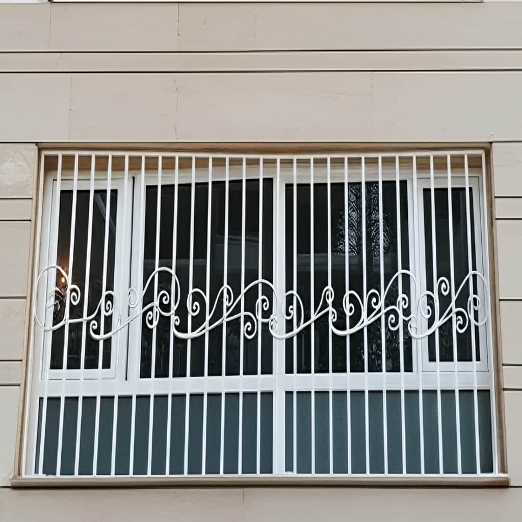 ساخت نرده پنجره فلزی شاسی دار با شبکه هندسی در ساری ساخت نرده پنجره فلزی شاسی دار با شبکه هندسی در ساری