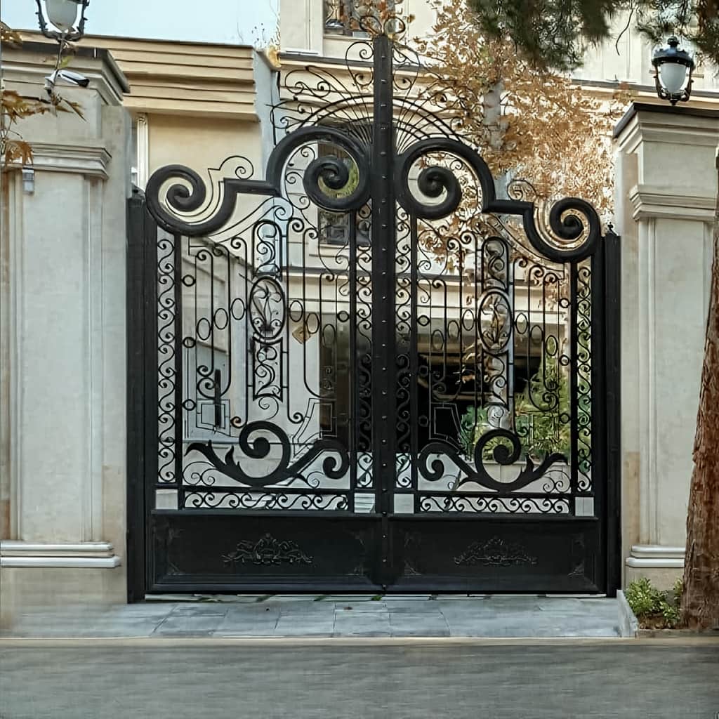 سفارش درب حیاط شاسی سنگین تمام پوشیده در ساری سفارش درب حیاط شاسی سنگین تمام پوشیده در ساری