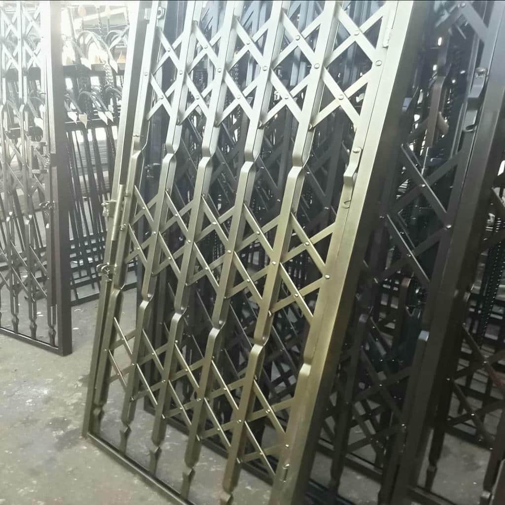 راهنمای انتخاب درب آکاردئونی مدرن مشکی ورودی اداری در ساری راهنمای انتخاب درب آکاردئونی مدرن مشکی ورودی اداری در ساری