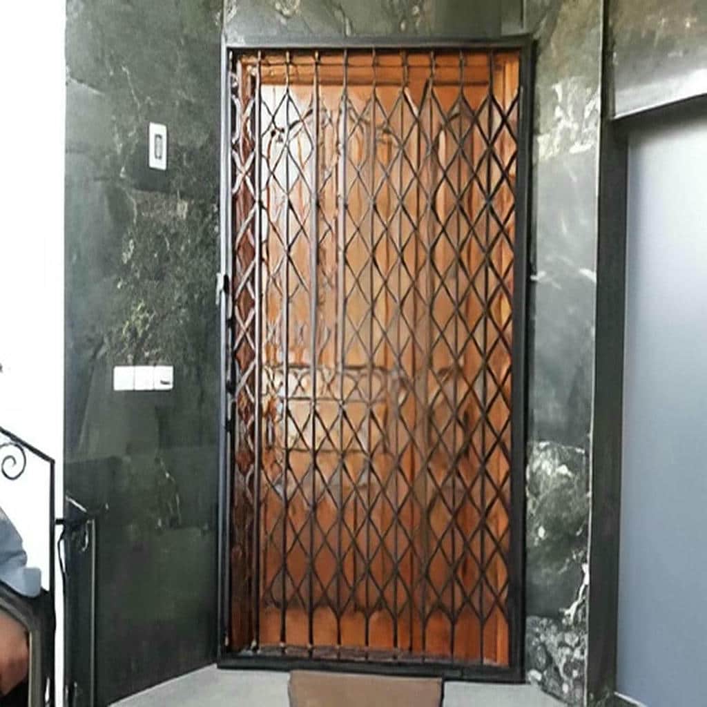 مدل دوبل حفاظ آکاردئونی درب ورودی واحد در ساری مدل دوبل حفاظ آکاردئونی درب ورودی واحد در ساری