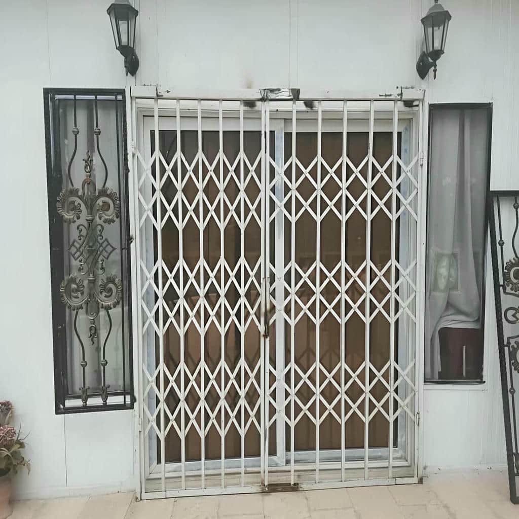 نمونه حفاظ آکاردئونی طلایی سلطنتی برای ورودی در ساری
