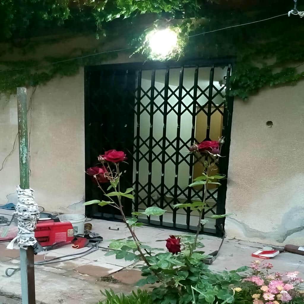 خرید درب آکاردئونی مدرن مشکی ورودی اداری در ساری خرید درب آکاردئونی مدرن مشکی ورودی اداری در ساری