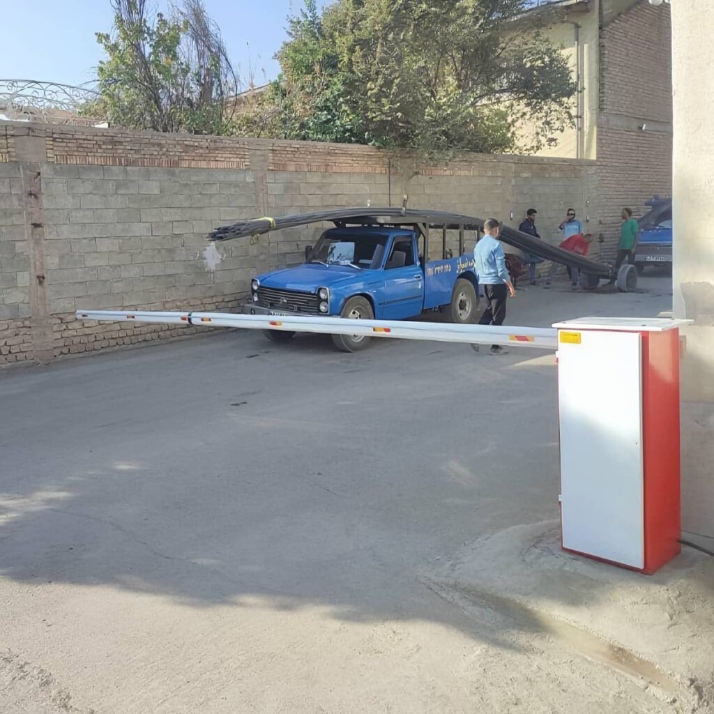 نصب راهبند ستونی بولارد امنیتی برای محوطه اداری در ساری