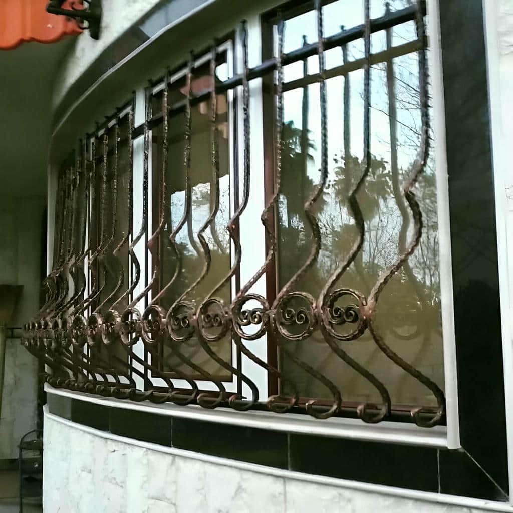 سفارش محافظ پنجره آپارتمان طبقات پایین برای پنجره رو به حیاط در ساری