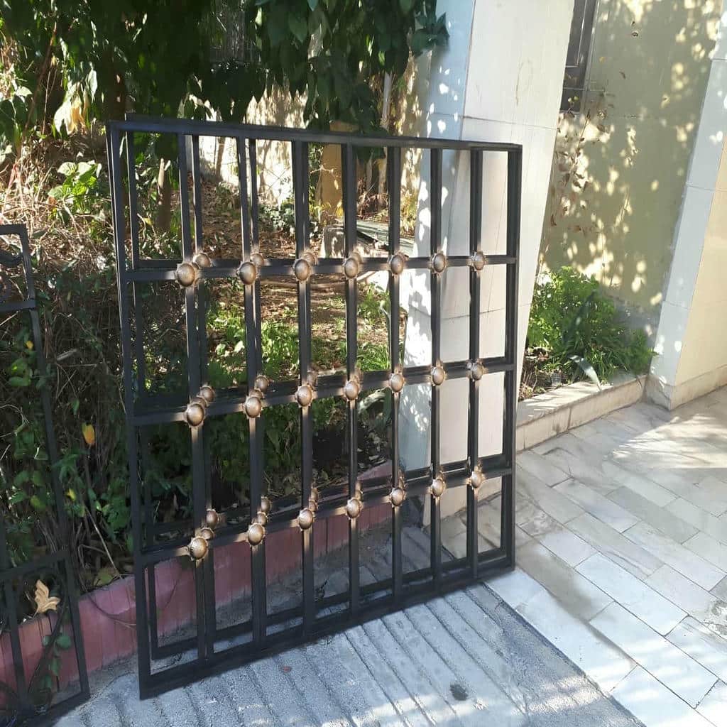 قیمت حفاظ پنجره ثابت پیچ و رولپلاک بر اساس ابعاد و طرح در ساری قیمت حفاظ پنجره ثابت پیچ و رولپلاک بر اساس ابعاد و طرح در ساری