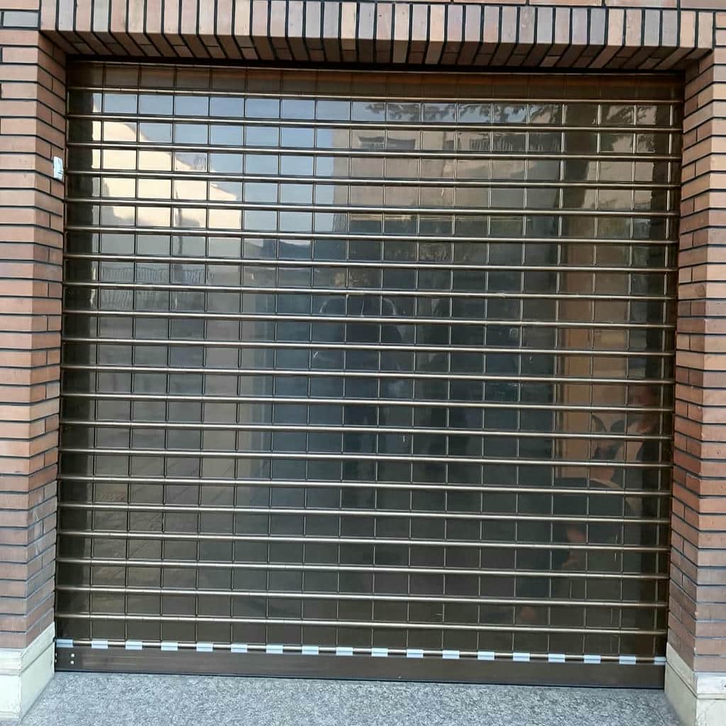 12 طرح کرکره برقی رنگی نمای فروشگاه در ساری