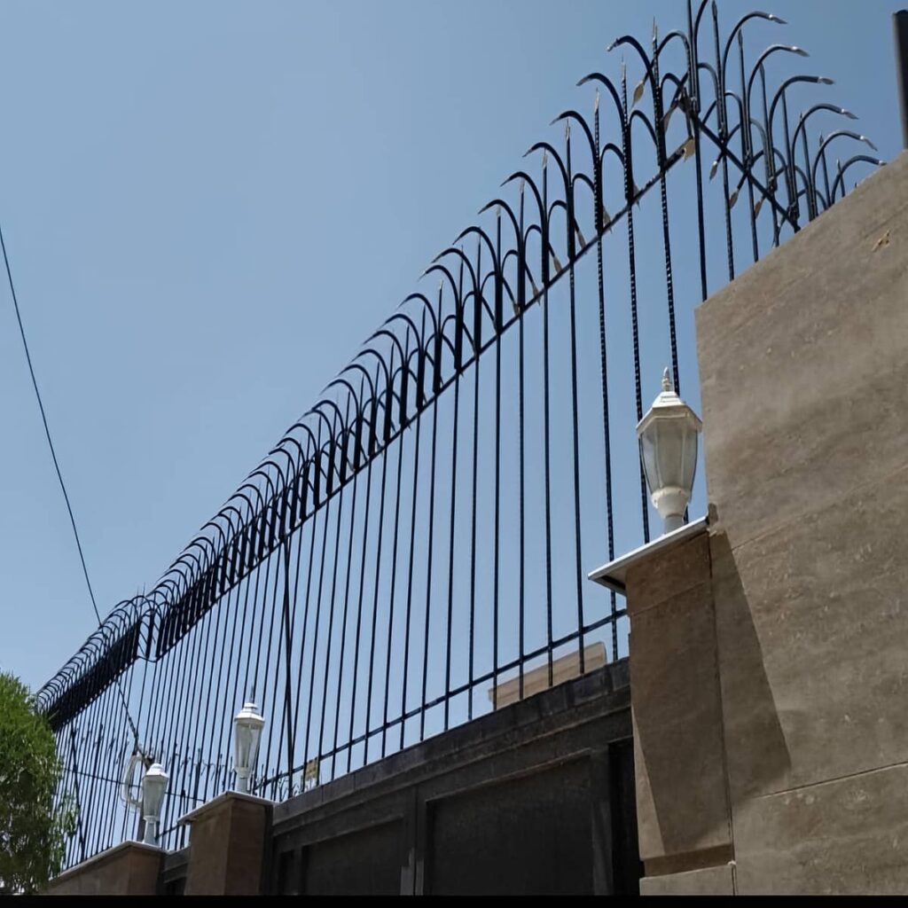 خدمات نصب حفاظ دیوار ویلایی مدرن طرح نیزه در ساری