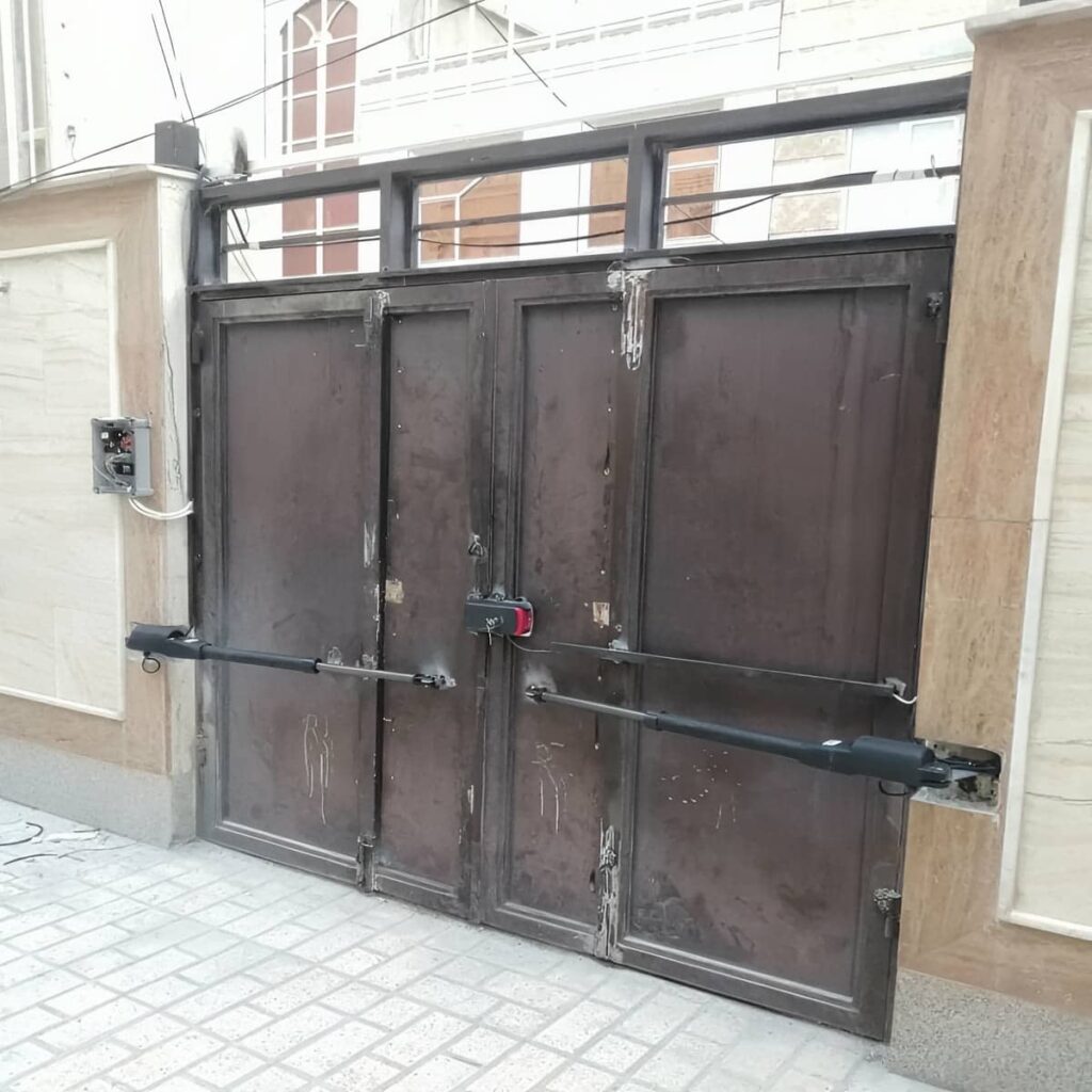 نصب جک درب ویلایی بازویی با طول بازوی مناسب در ساری