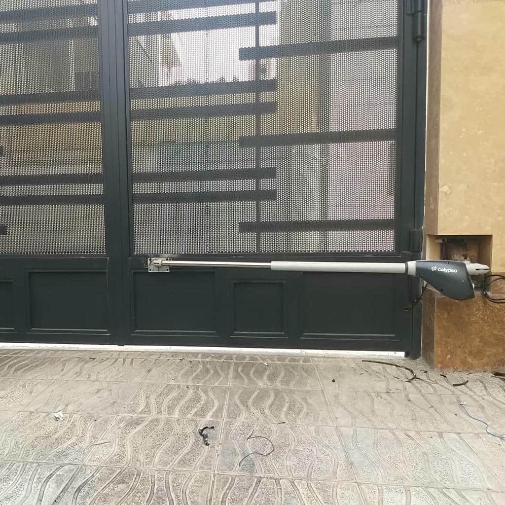 خرید جک هیدرولیک ایتالیایی مناسب درب پارکینگ در ساری