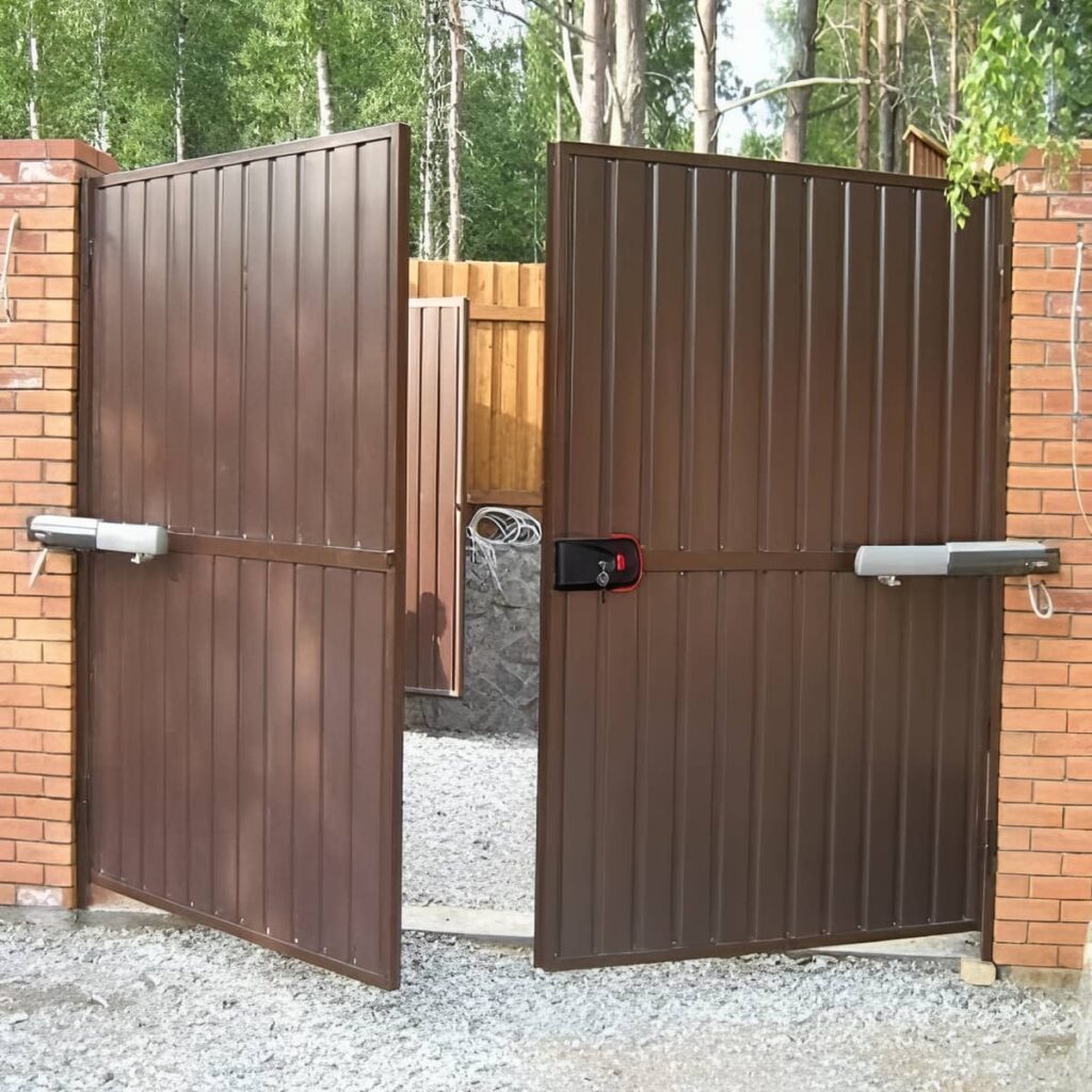 نصب جک درب دو لنگه لولایی با بازوی مناسب در ساری