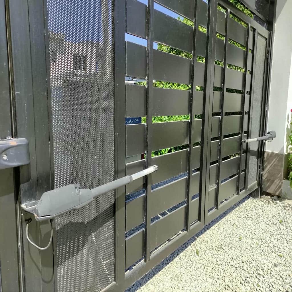 نصب موتور جک پارکینگی بازویی برای درب دو لنگه در ساری
