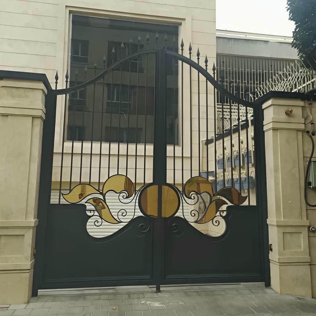 درب آهنی شیک قاب دار برای ورودی حیاط در ساری
