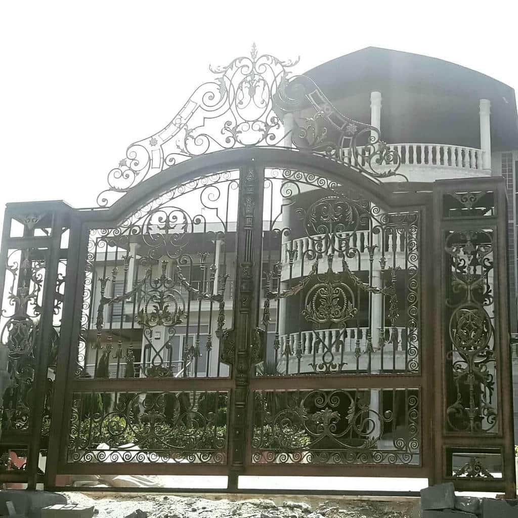 ساخت درب پارکینگ کشویی محوطه فرفورژه در ساری
