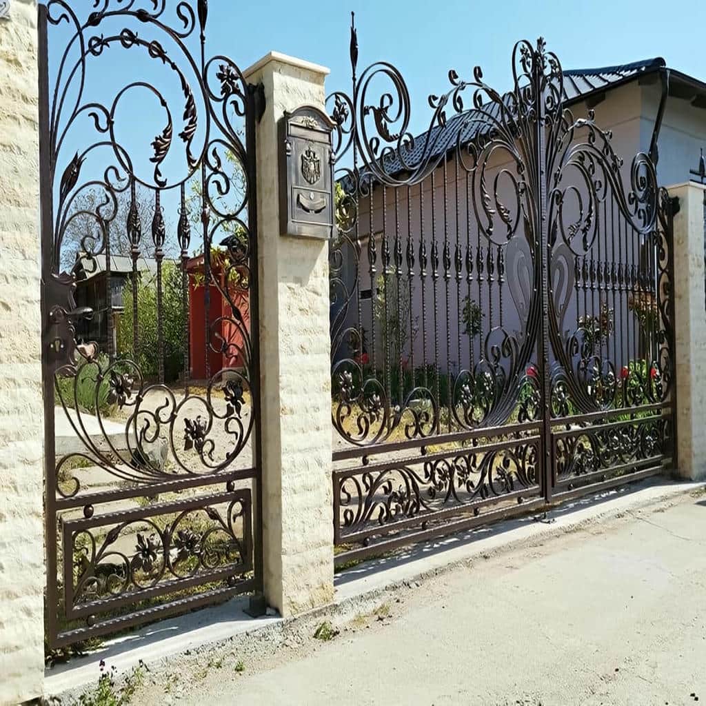خرید درب پارکینگ آهنی ساده قاب دار نیمه‌پوشیده در ساری