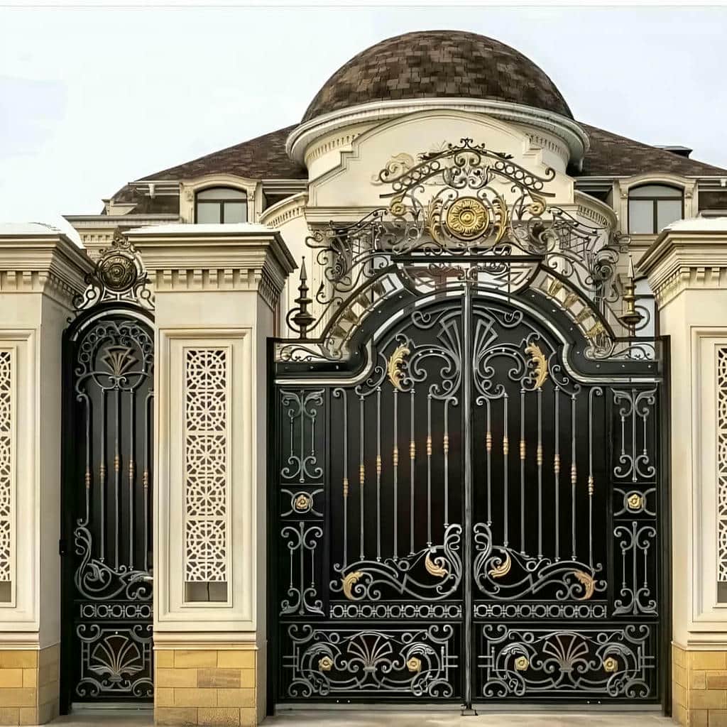درب ویلایی شیشه خور در ساری با فریم هندسی مدرن درب ویلایی شیشه خور در ساری با فریم هندسی مدرن