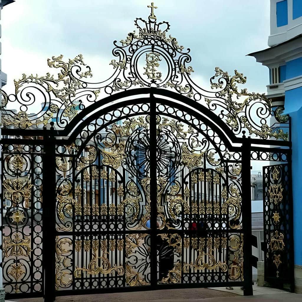 سفارش درب ویلایی ماشین رو عریض در ساری با انتخاب نوع بازشو