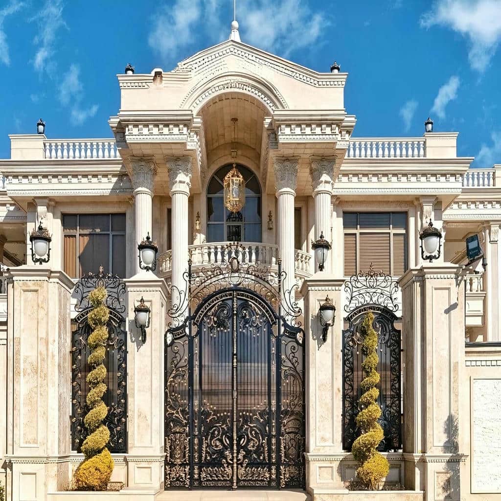 نصب درب پارکینگ فرفورژه نمای رومی متناسب با سردر در ساری