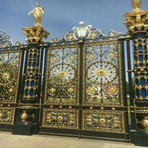 9 مدل درب فلزی لاکچری نمای ویلا در ساری