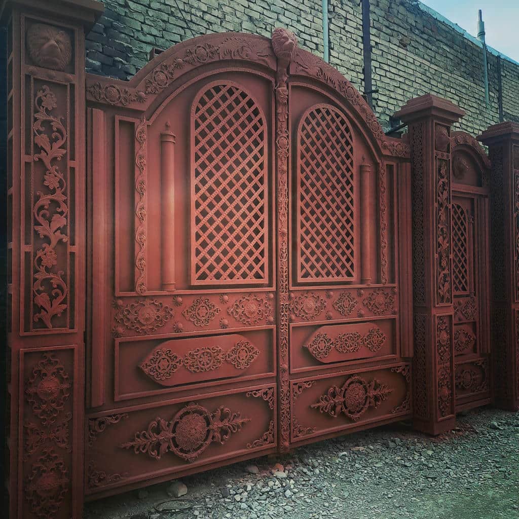 درب ویلایی شیشه خور فریم آهنی در ساری با شیشه شفاف