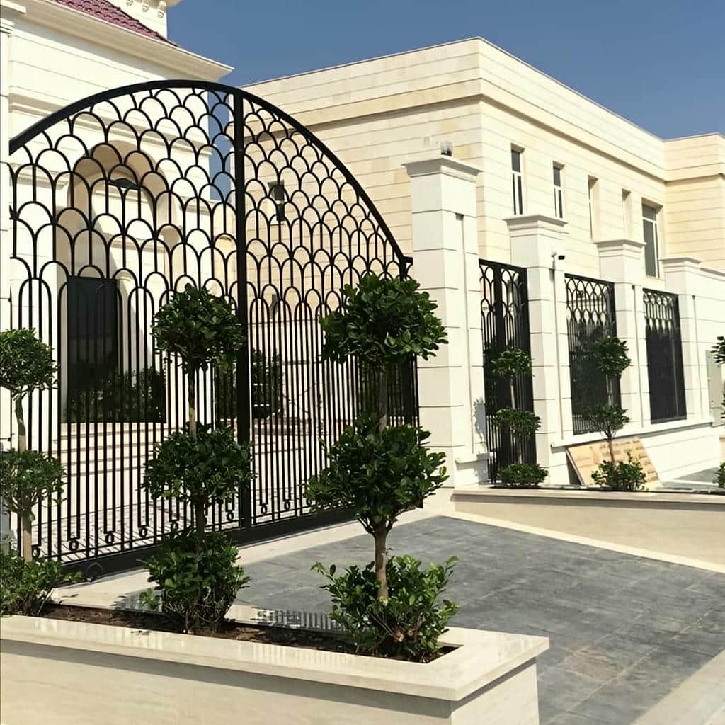 خرید درب فلزی لاکچری نمای ویلا متناسب با معماری در ساری