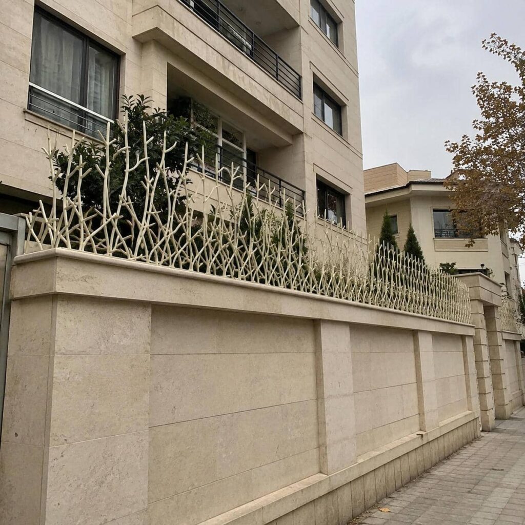 سفارش حفاظ دیوار آهنی رنگ کوره متناسب با نمای ساختمان در ساری