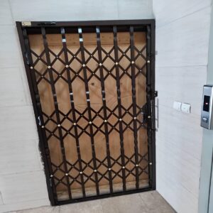 درب آکاردئونی ساری ورودی فلزی ساختمان