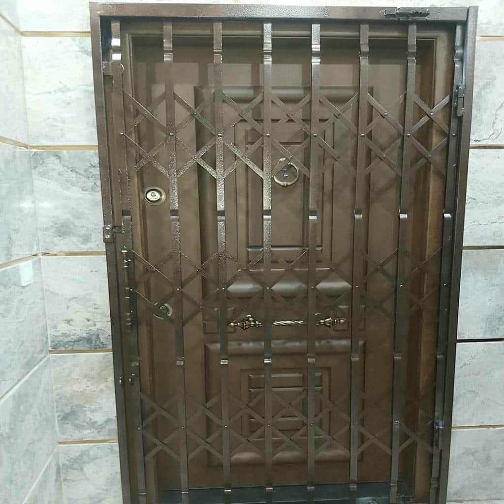 حفاظ ضربدری آکاردئونی ساری نمای نزدیک قطعات