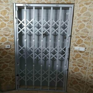 نرده آکاردئونی ورودی ساختمان ساری با طراحی فلزی