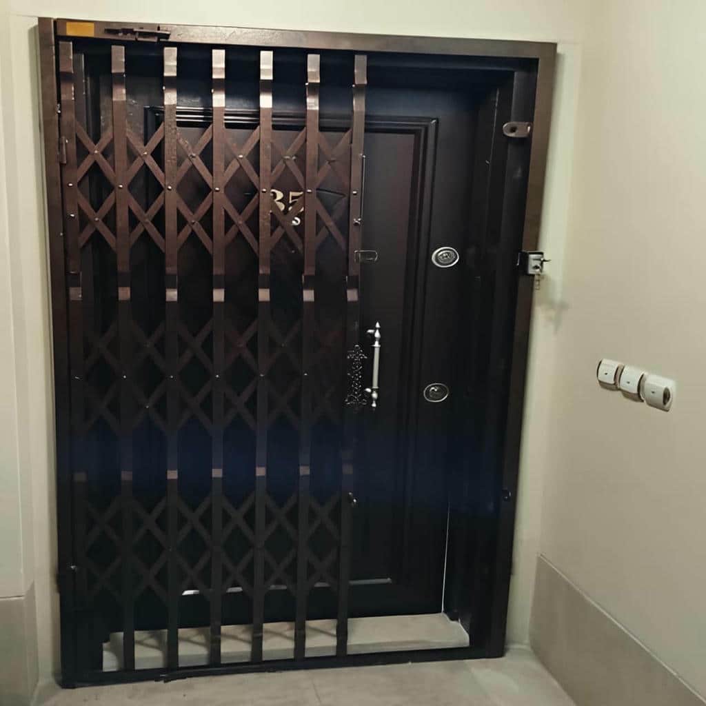 نرده آکاردئونی نوساز ساری نمای ورودی نرده آکاردئونی نوساز ساری نمای ورودی