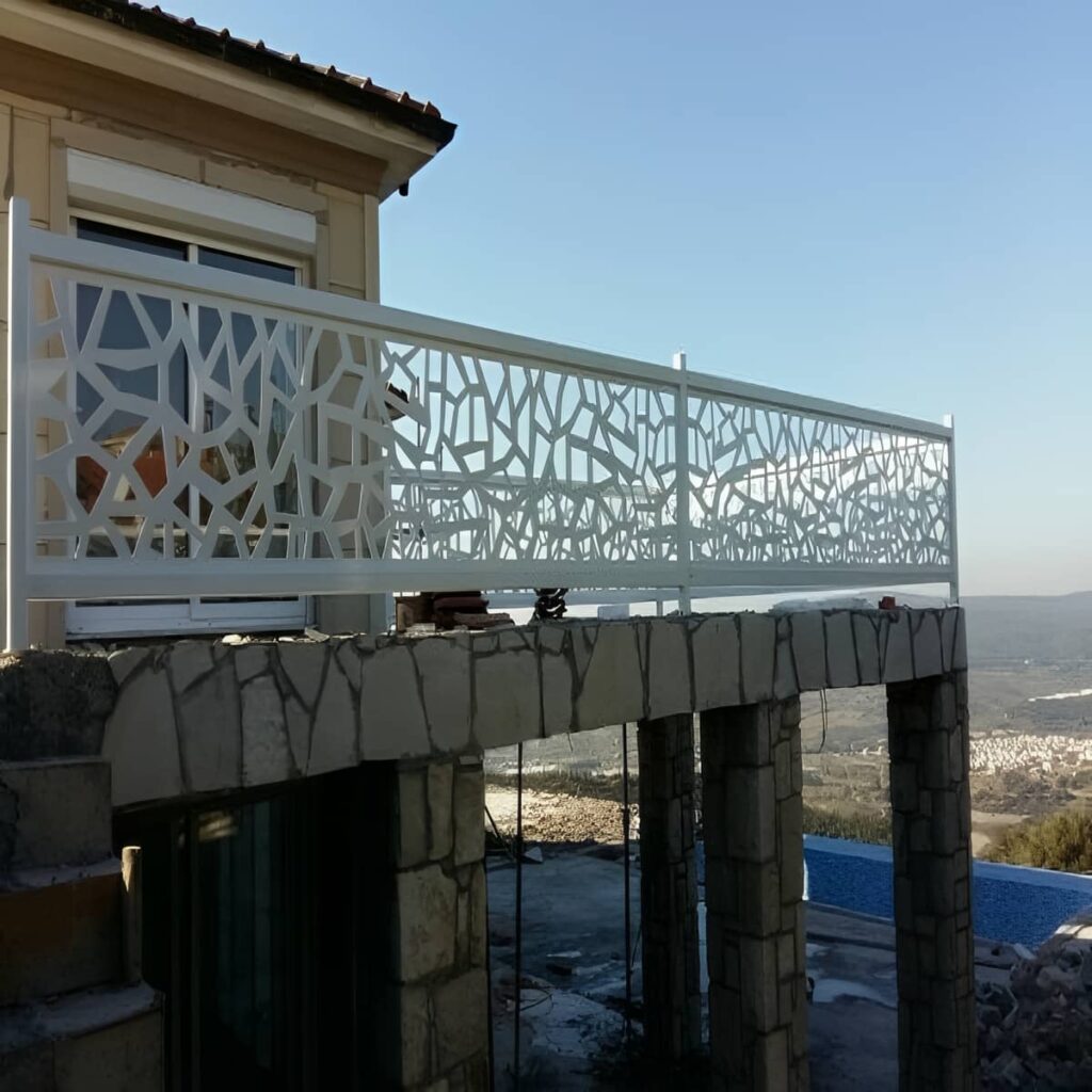 هندریل راه پله چوبی ساختمان قدیمی