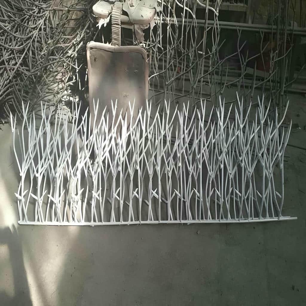 حفاظ روی دیوار سرنیزه ای محوطه ویلایی حفاظ روی دیوار سرنیزه ای محوطه ویلایی