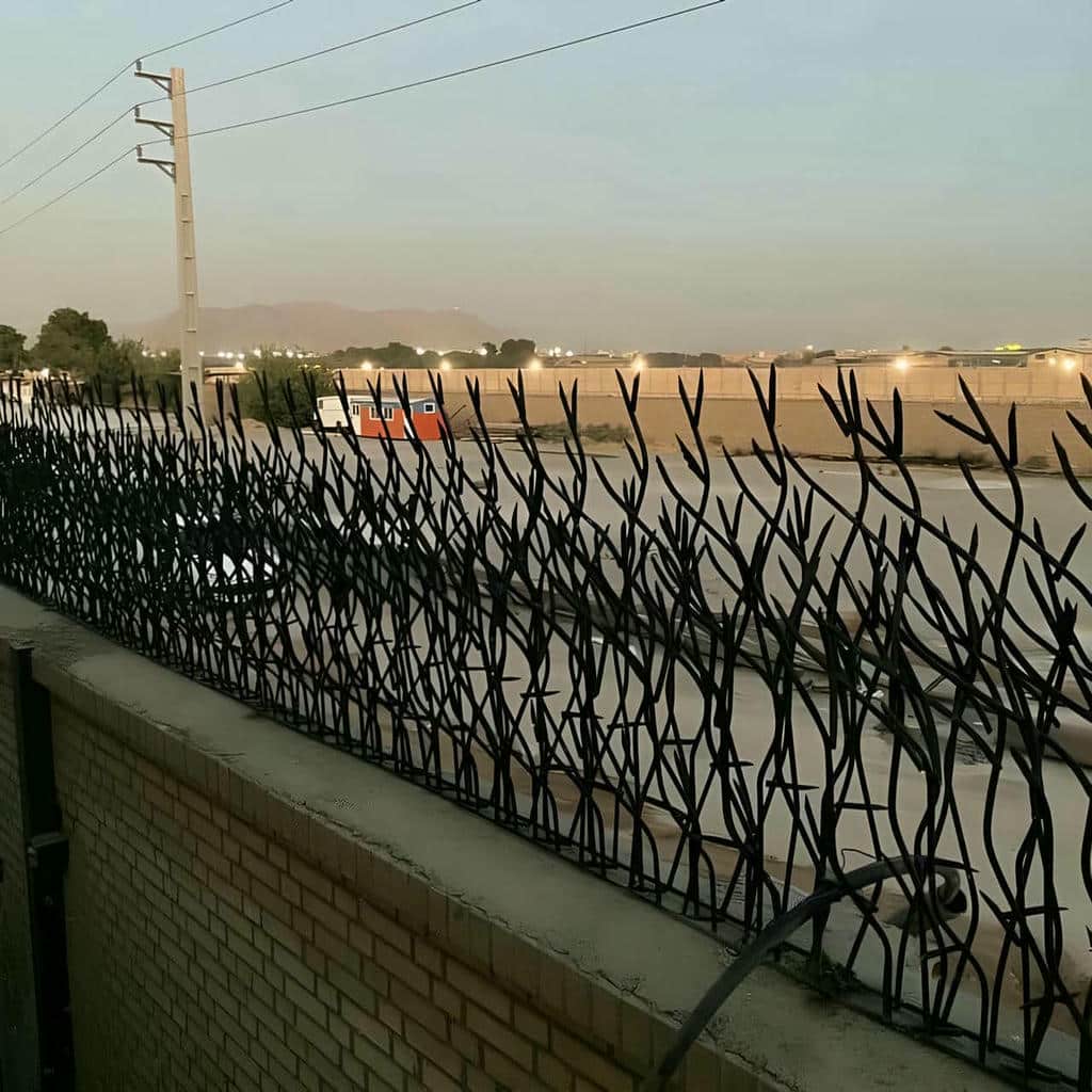 حفاظ دیوار ساری باغ بزرگ