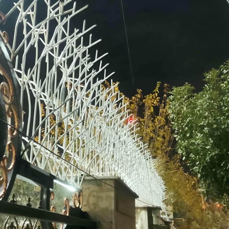 حفاظ فلزی دیوار ساری با پوشش فلزی ساده حفاظ فلزی دیوار ساری با پوشش فلزی ساده
