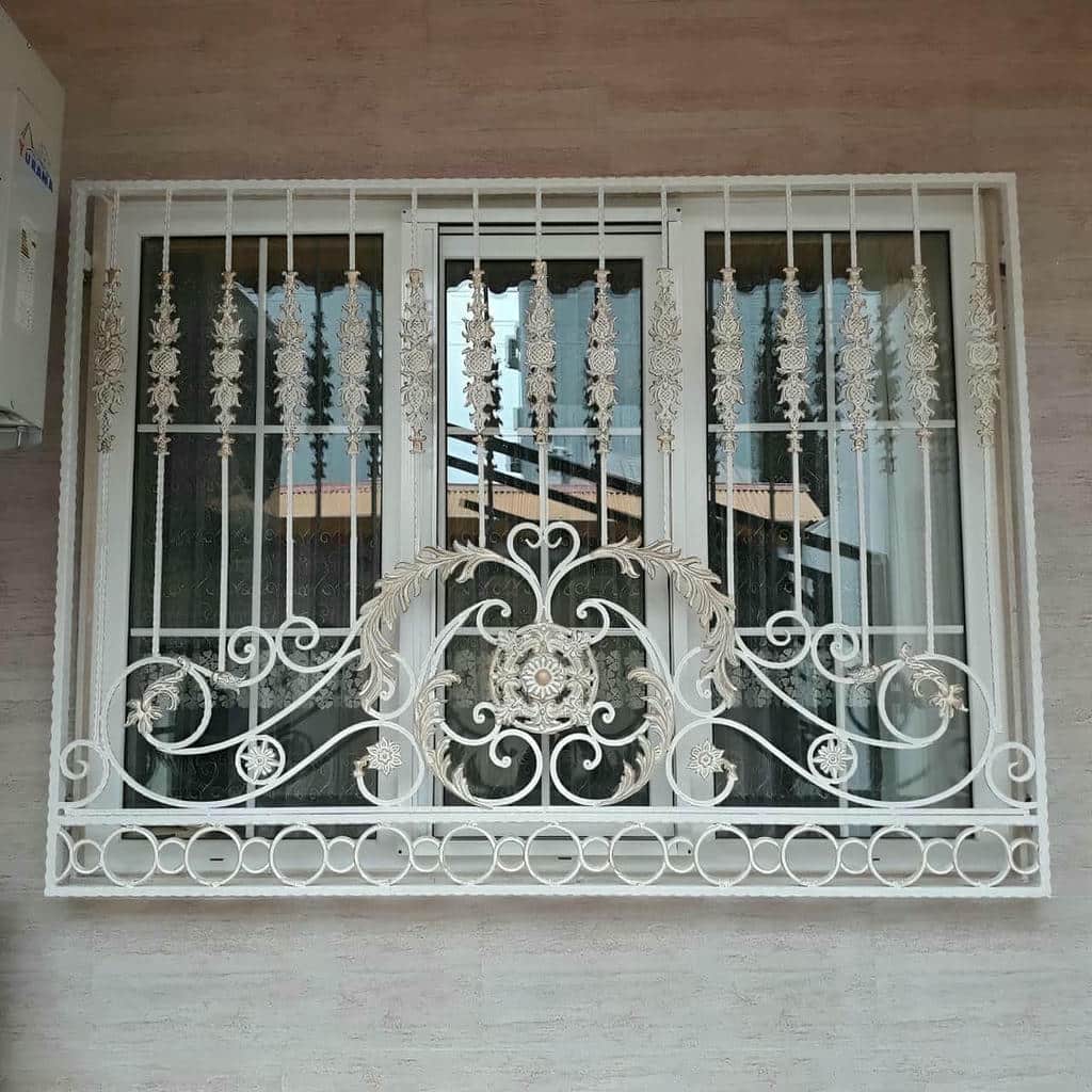 گارد پنجره ساری با پوشش رنگی گارد پنجره ساری با پوشش رنگی