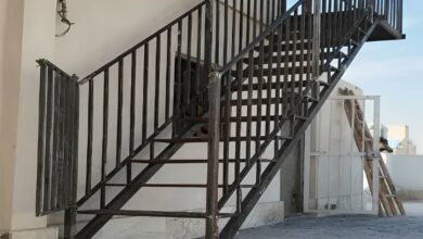 نرده پله آپارتمان فلزی ساری با طراحی ساده
