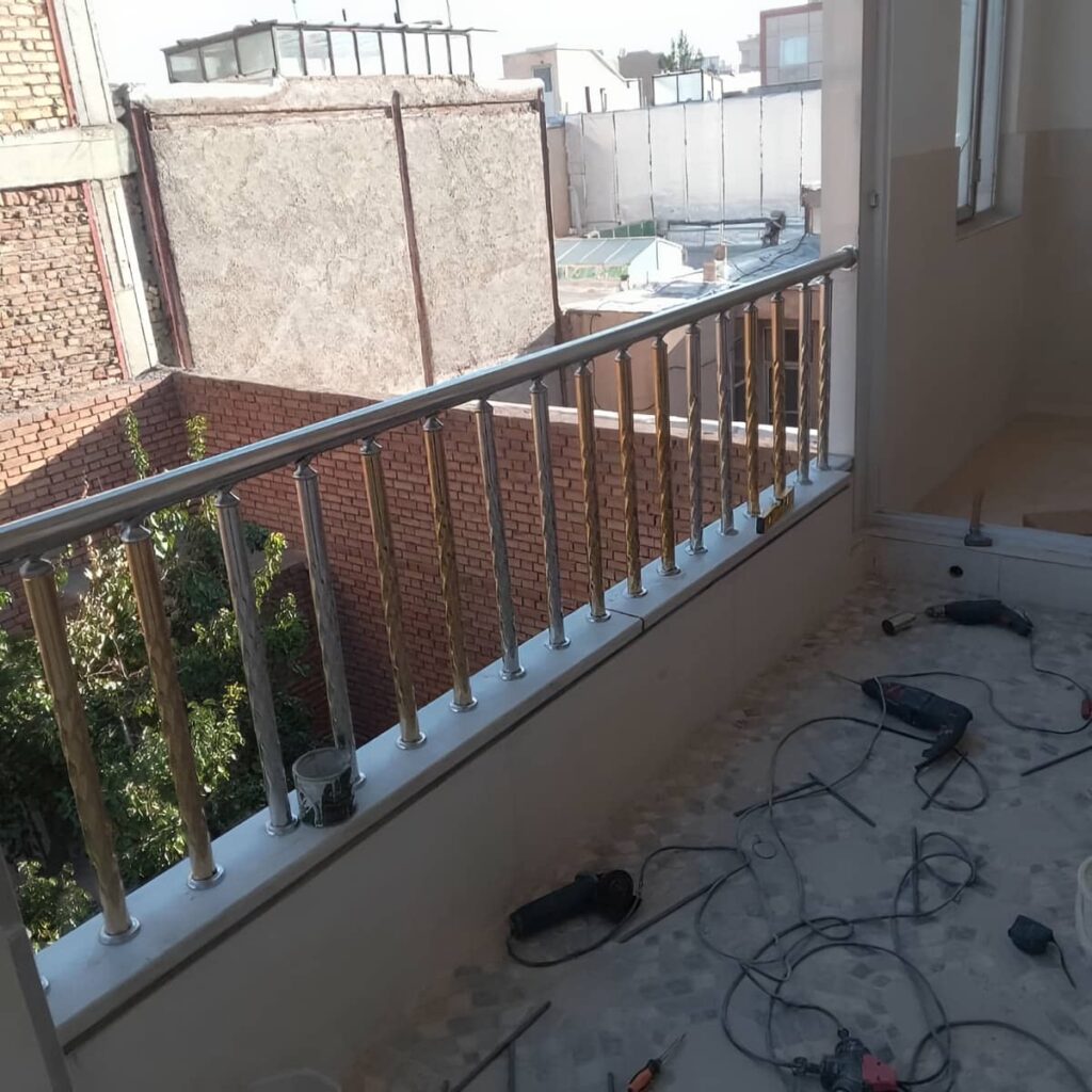 حفاظ راه پله ساری مدل کلاسیک لوکس