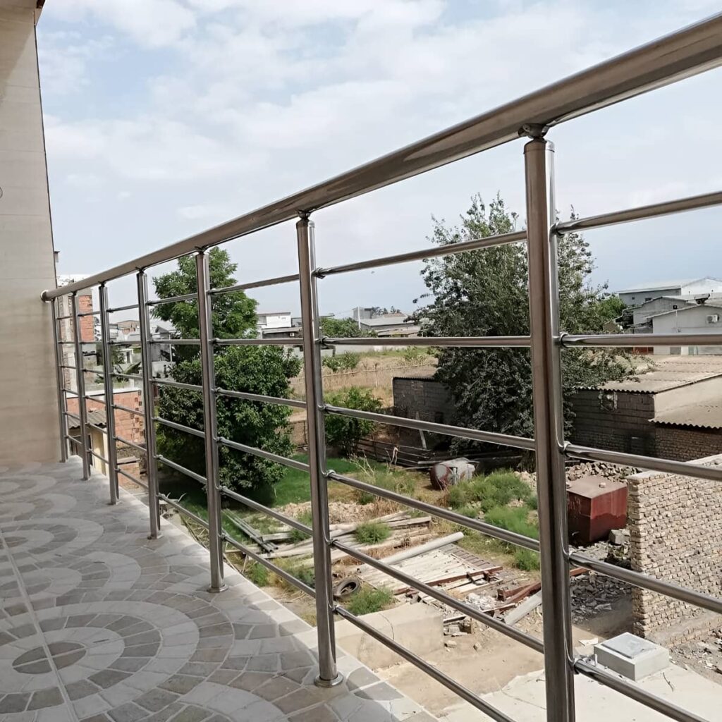نرده چوبی راه پله طراحی داخلی ساری