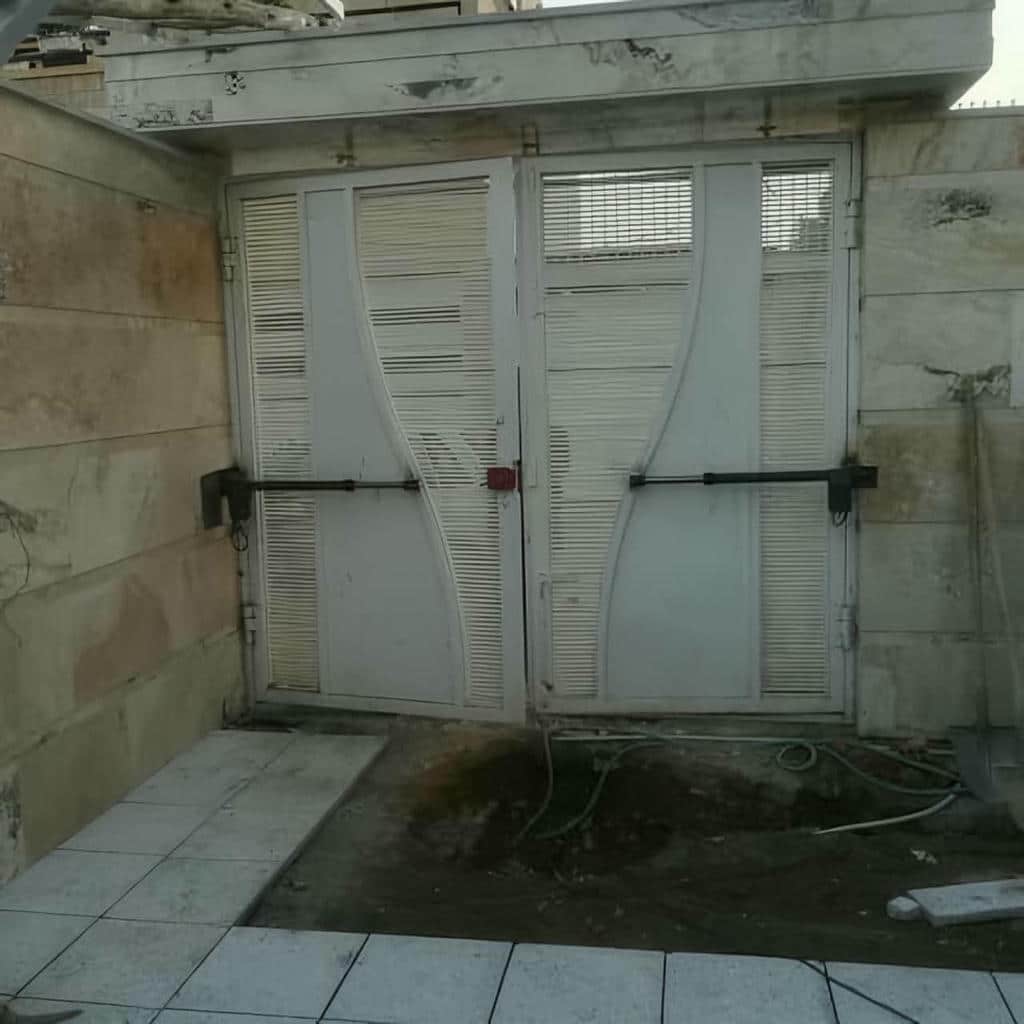 اپراتور درب پارکینگ ساری با بدنه مقاوم