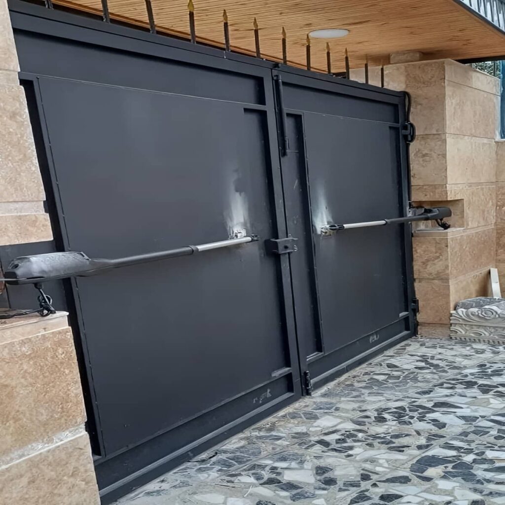 جک پارکینگی ساری ورودی ساختمان جک پارکینگی ساری ورودی ساختمان