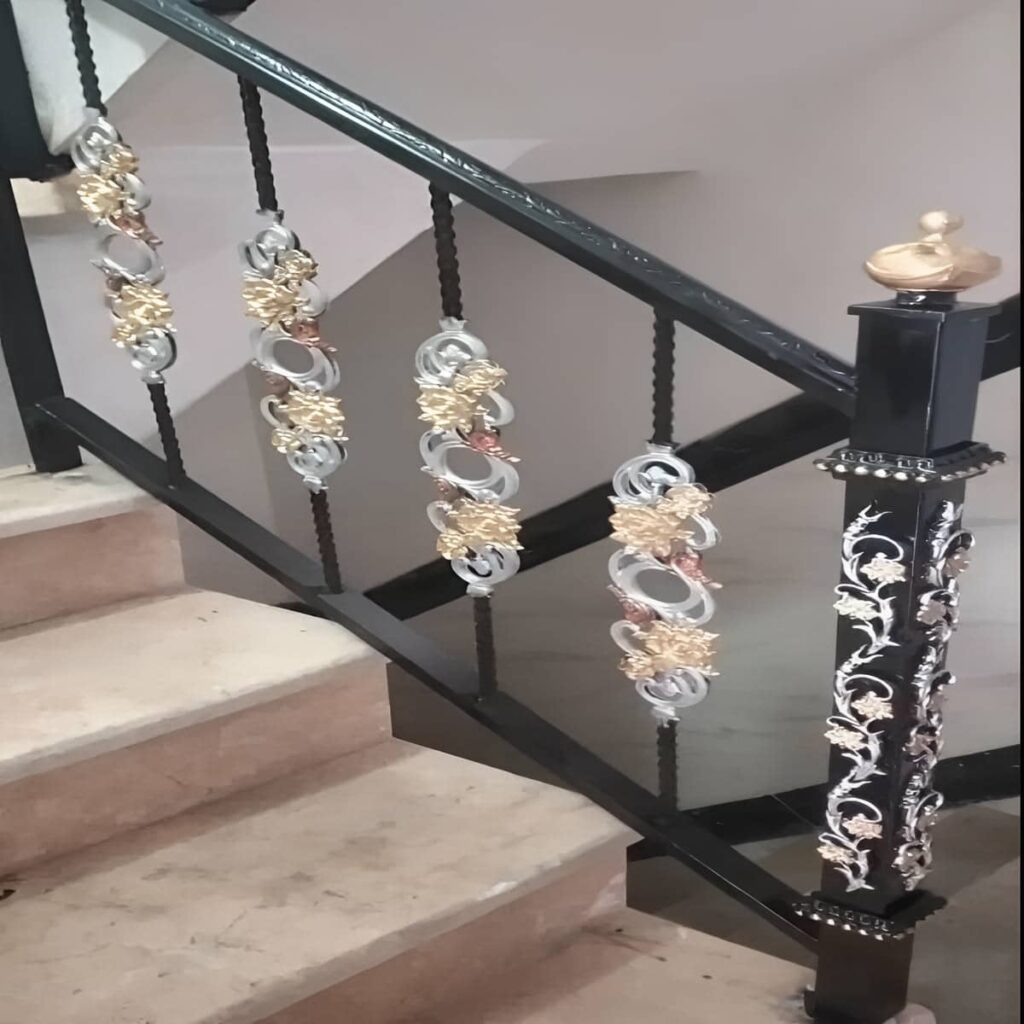نرده فرفورژه بالکن ساری مدل مدرن